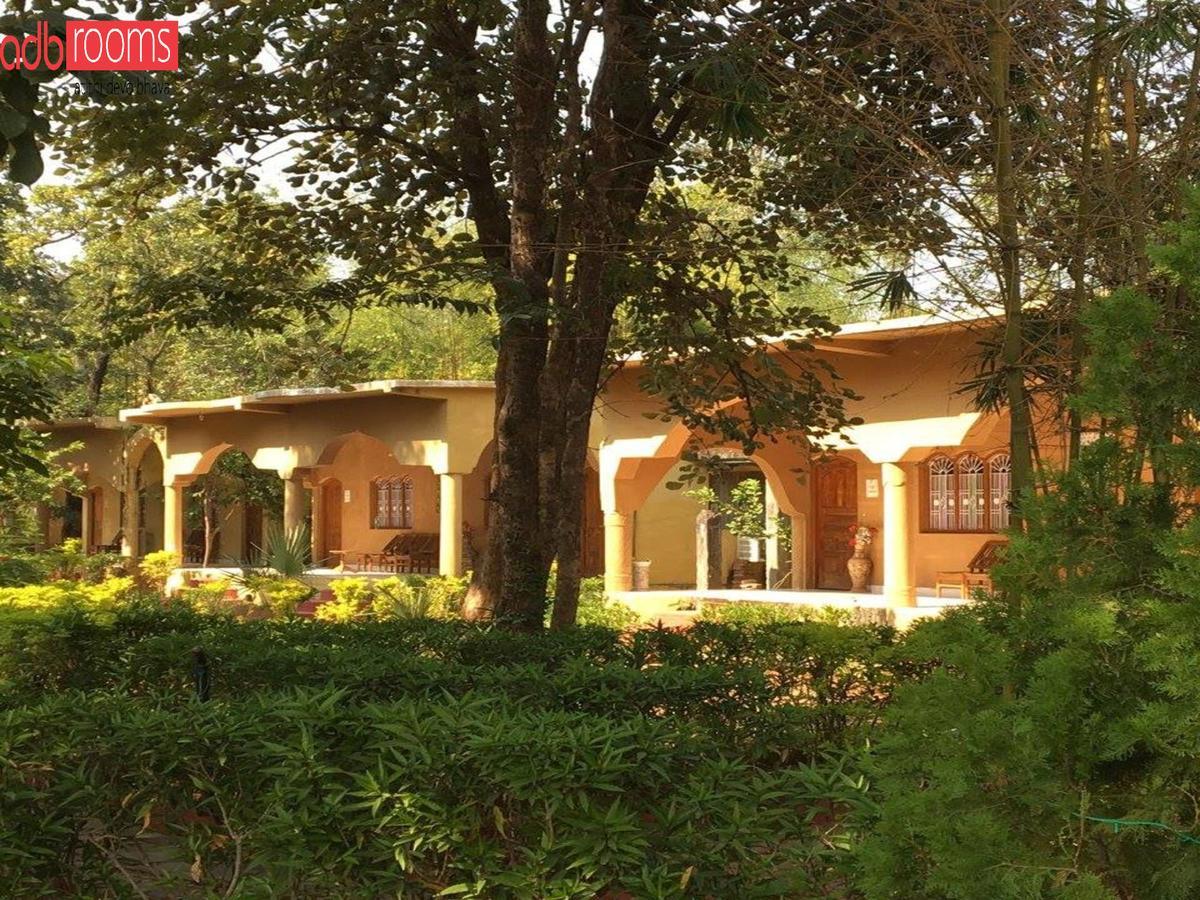 Adb Rooms Ashoka Resort Tāla Екстериор снимка